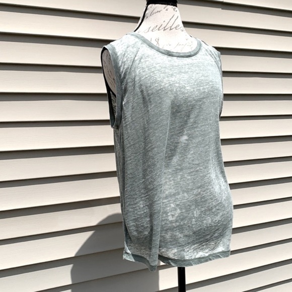 WELL WORN Los Angeles Green Sleeveless - Picture 2 of 7